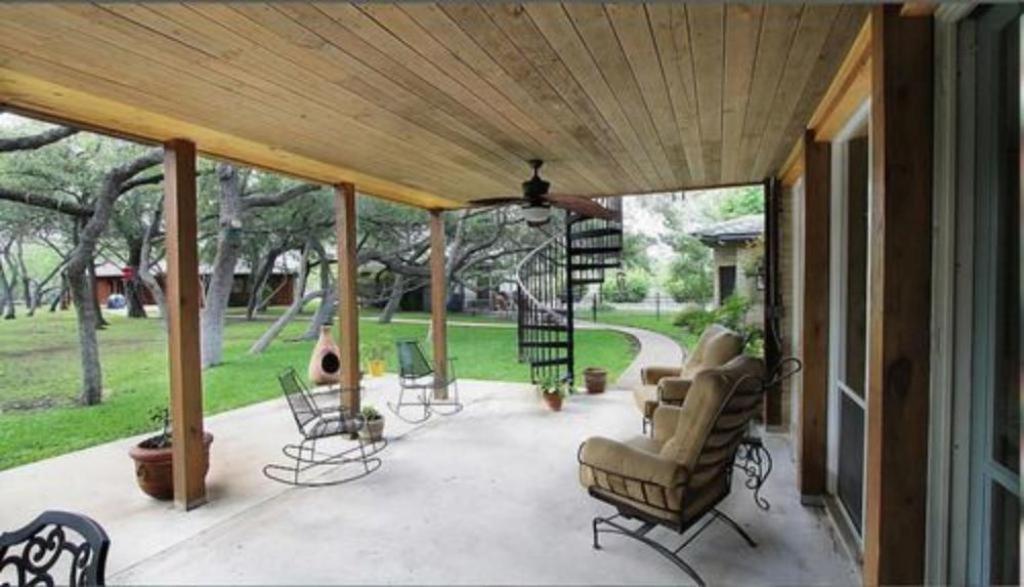 Live Oaks Bed And Breakfast Uvalde Exterior photo
